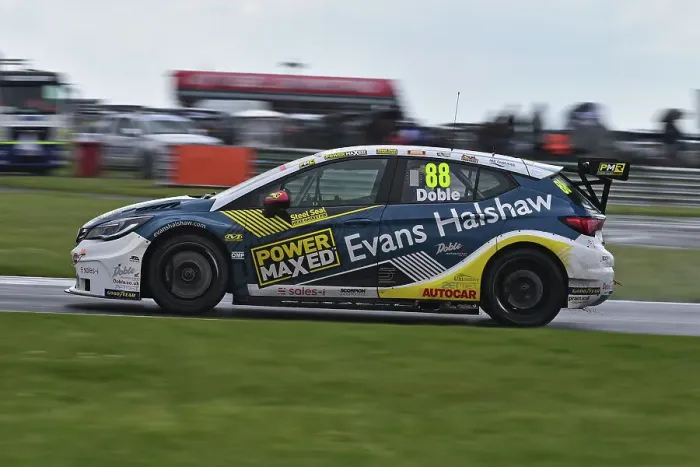 Framed Print : CM35 6508 Mikey Doble, Vauxhall Astra, Evans Halshaw Power Maxed Racing