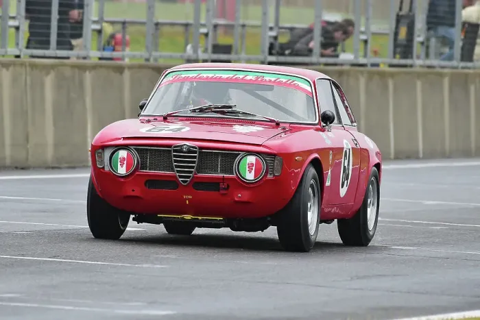 Framed Print : CM35 9466 Richard Hudson, Alex Crawford, Alfa Romeo Giulia Sprint GT Framed Print : CM35 9466 Richard Hudson, Alex Crawford, Alfa Romeo Giulia Sprint GT