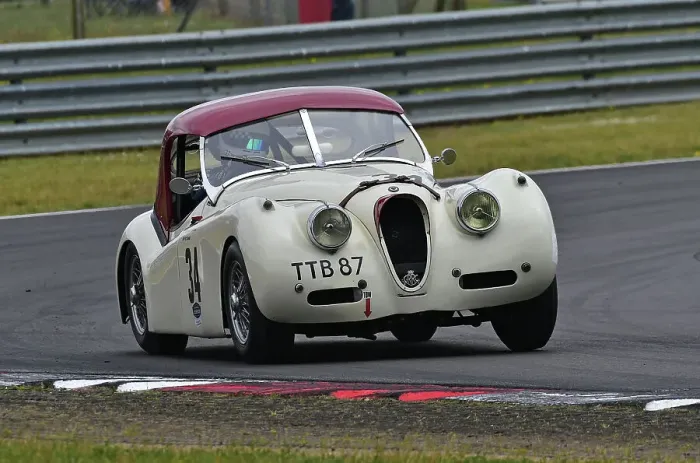 Framed Print : CM35 9638 Nick Finburgh, Oliver Marcais, Jaguar XK120 Framed Print : CM35 9638 Nick Finburgh, Oliver Marcais, Jaguar XK120