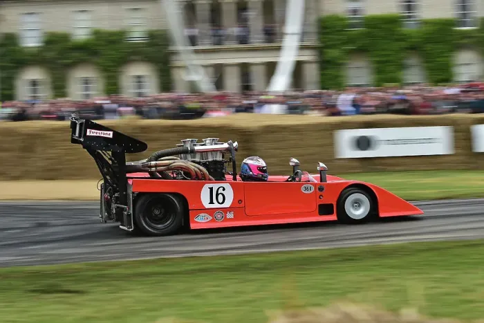 Rights Managed : CM36 0148 Jake Hill, Shadow-Chevrolet MK1 Mosport