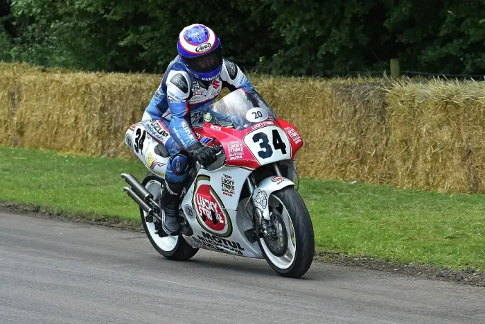 Rights Managed : CM36 0588 Steve Parrish, Suzuki RGV500 Rights Managed : CM36 0588 Steve Parrish, Suzuki RGV500