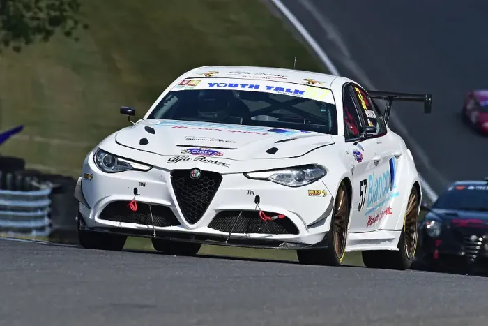Framed Print : CM36 0806 Barry McMahon, Alfa Romeo Giulia Quadrifoglio