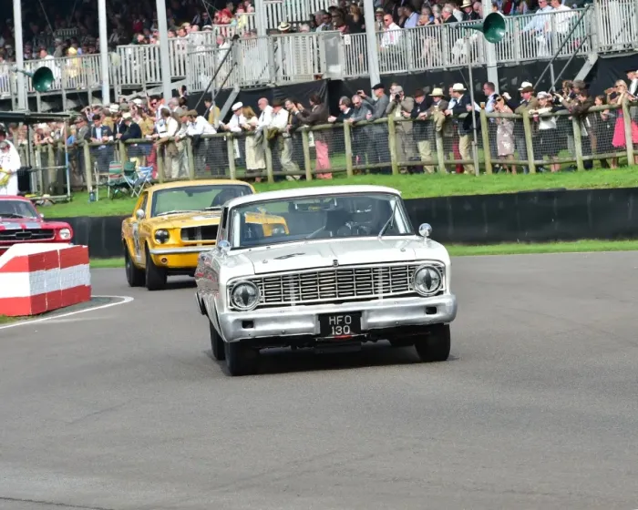 Rights Managed : CM4 9443 Mike Gardiner, Niki Faulkner, Ford Falcon Sprint