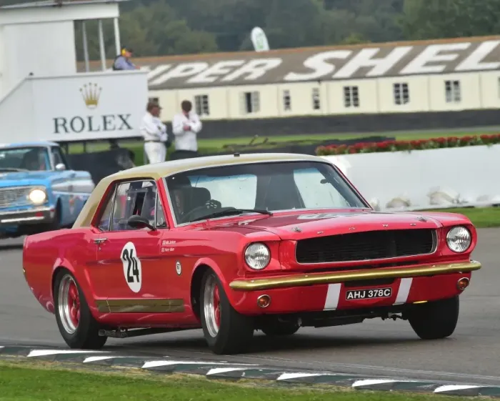 Rights Managed : CM4 9537 Henry Mann, Mat Jackson, Ford Mustang, AHJ 378 C