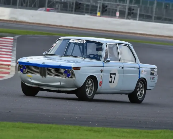 Framed Print : CM5 4533 Jonathan Gomm, BMW 1800 Framed Print : CM5 4533 Jonathan Gomm, BMW 1800