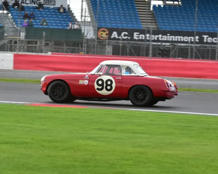 Framed Print : CM5 4752 Andrew Bentley, MG B, AMO 801 B Framed Print : CM5 4752 Andrew Bentley, MG B, AMO 801 B