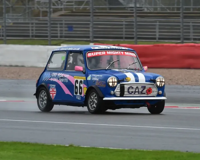 Framed Print : CM5 6662 Caroline Gilbert, Rover Mini Cooper Framed Print : CM5 6662 Caroline Gilbert, Rover Mini Cooper