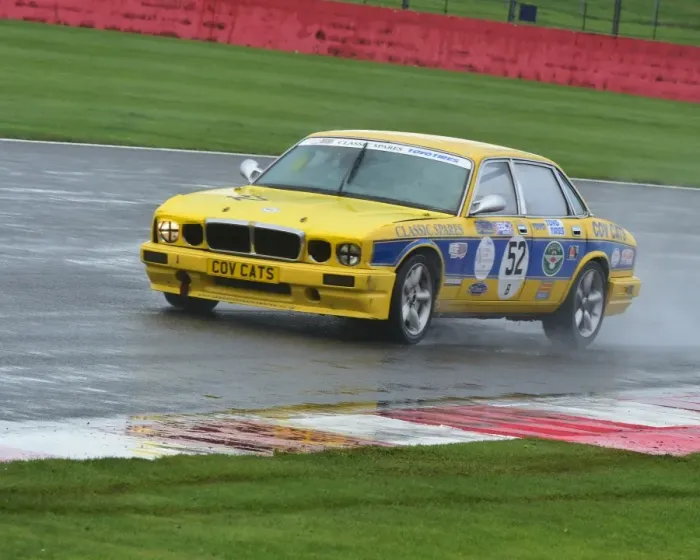 Framed Print : CM5 7108 Gail Hill, Jaguar XJ40 Framed Print : CM5 7108 Gail Hill, Jaguar XJ40