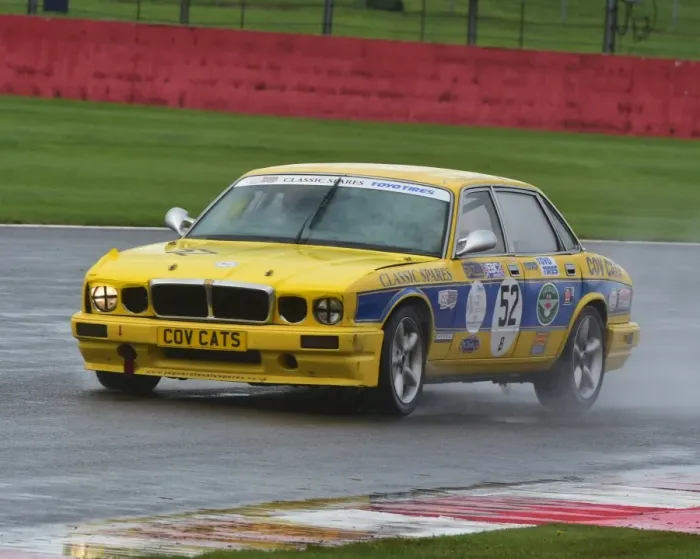 Framed Print : CM5 7146 Gail Hill, Jaguar XJ40 Framed Print : CM5 7146 Gail Hill, Jaguar XJ40