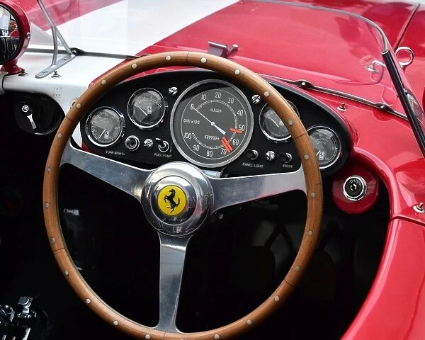 CM5 8790 Ferrari, Steering wheel