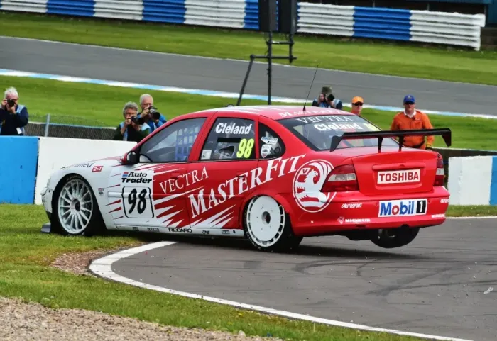 Framed Print : CM7 5723 John Cleland, Vauxhall Vectra Framed Print : CM7 5723 John Cleland, Vauxhall Vectra
