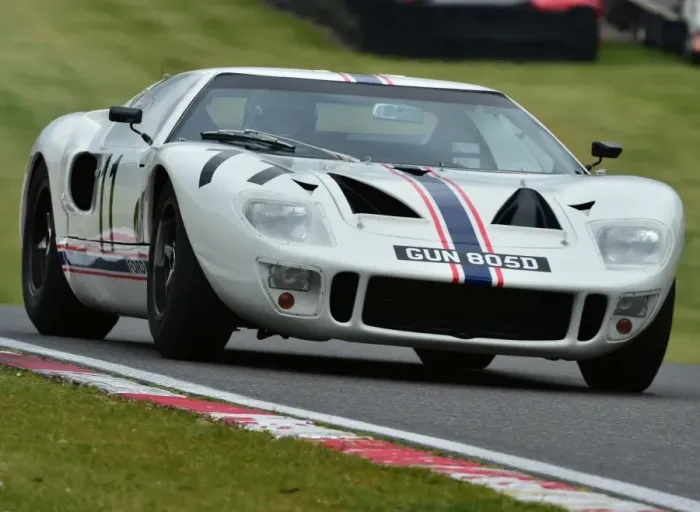 Framed Print : CM7 7494 David Cuff, Ford GT 40 Framed Print : CM7 7494 David Cuff, Ford GT 40