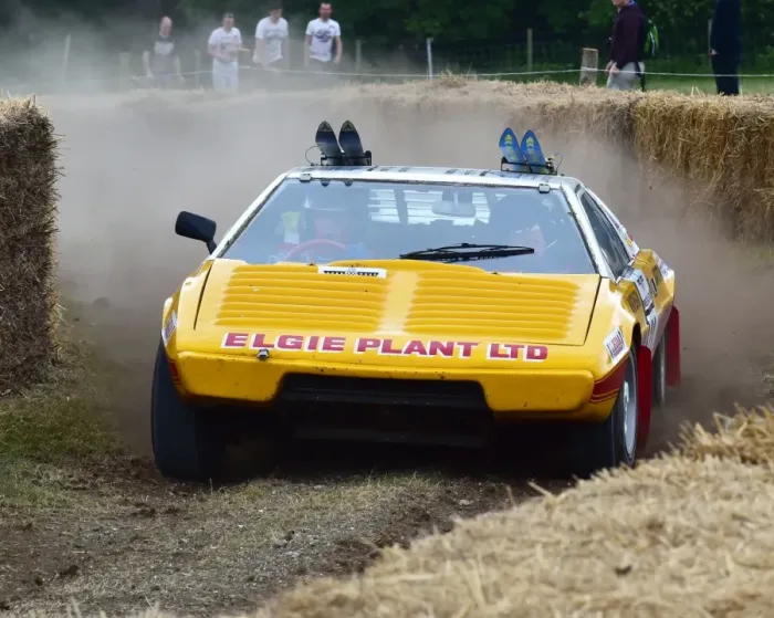Rights Managed : CM8 7006 Neil Maynard, Lotus Esprit Rights Managed : CM8 7006 Neil Maynard, Lotus Esprit
