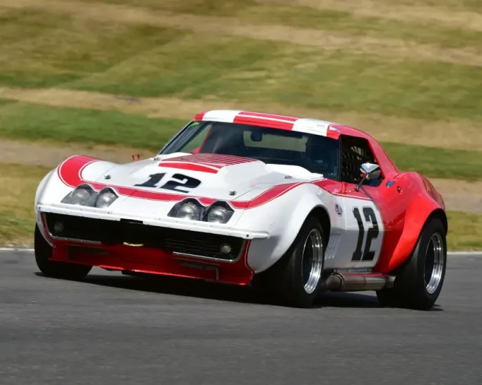 Framed Print : CM9 0728 Peter Hallford, Stephen Treherne, Chevrolet Corvette Framed Print : CM9 0728 Peter Hallford, Stephen Treherne, Chevrolet Corvette