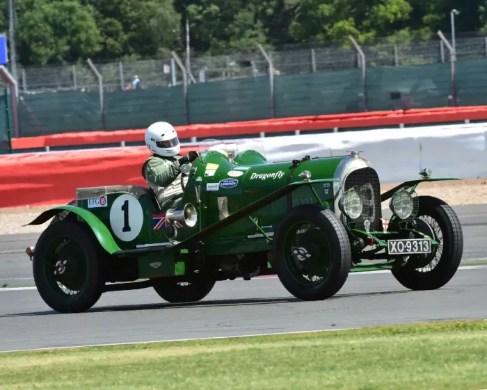 Framed Print : CM9 4161 Nigel Batchelor, Bentley 3-4Aoe, Dragonfly Framed Print : CM9 4161 Nigel Batchelor, Bentley 3-4Aoe, Dragonfly