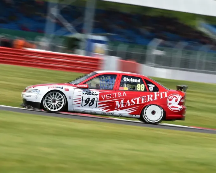 Framed Print : CM9 4536 John Cleland, Vauxhall Vectra Framed Print : CM9 4536 John Cleland, Vauxhall Vectra