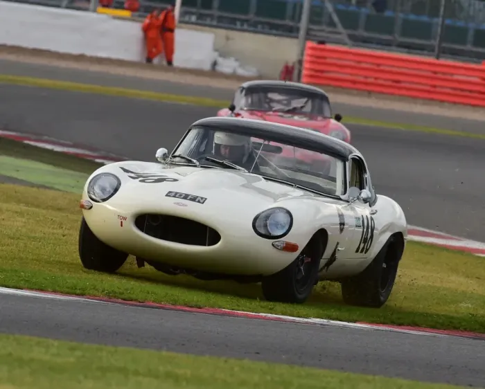 Framed Print : CM9 5071 Martin Hunt, Patrick Blakeney-Edwards, Jaguar E-Type Framed Print : CM9 5071 Martin Hunt, Patrick Blakeney-Edwards, Jaguar E-Type