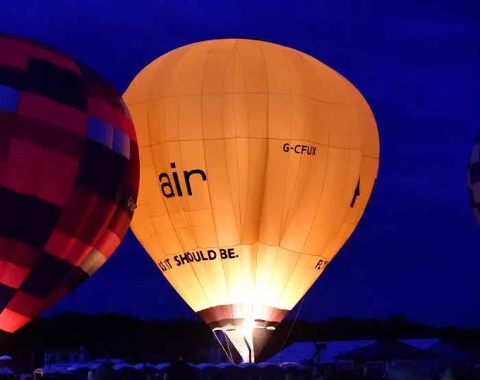 Framed Print : CM9 5528 Hot air balloons, night glow