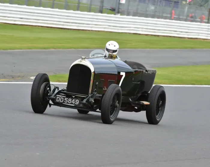Framed Print : CM9 6115 Ewen Getley, Bentley 3-4Aoe Framed Print : CM9 6115 Ewen Getley, Bentley 3-4Aoe