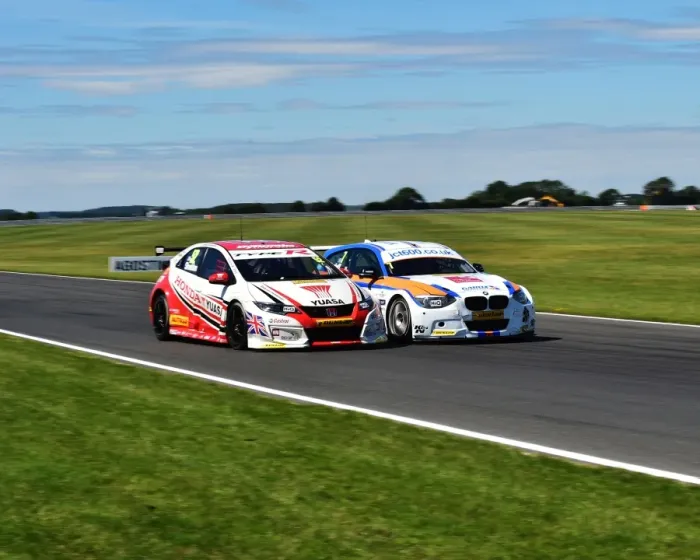 Framed Print : CM9 7684 Gordon Shedden, Honda Civic Type R, Sam Tordoff, BMW 125i M Sport Framed Print : CM9 7684 Gordon Shedden, Honda Civic Type R, Sam Tordoff, BMW 125i M Sport
