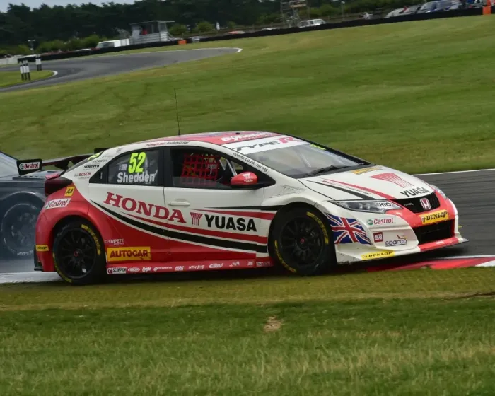 Framed Print : CM9 8023 Gordon Shedden, Honda Civic Type R Framed Print : CM9 8023 Gordon Shedden, Honda Civic Type R
