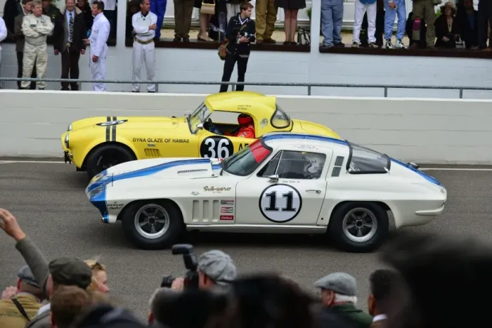Rights Managed : Craig Davies, Derek Bell, Chevrolet Corvette Sting Ray, Bill Bridges, Ludovic Lindsay, AC Cobra Rights Managed : Craig Davies, Derek Bell, Chevrolet Corvette Sting Ray, Bill Bridges, Ludovic Lindsay, AC Cobra