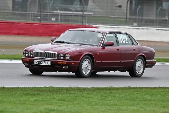 Framed Print : CZ1_0281 George Shackleton, Jaguar XJ6.jpg Framed Print : CZ1_0281 George Shackleton, Jaguar XJ6.jpg