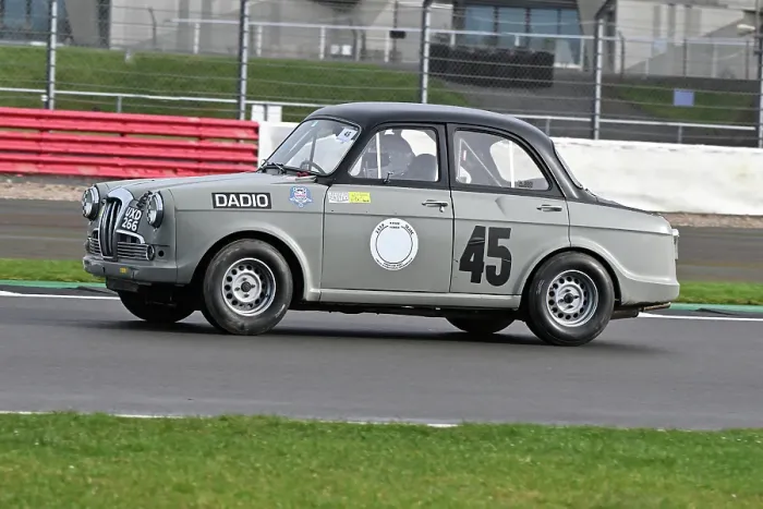 Framed Print : CZ1_0423 Ollie Leston, Riley One-Point-Five.jpg