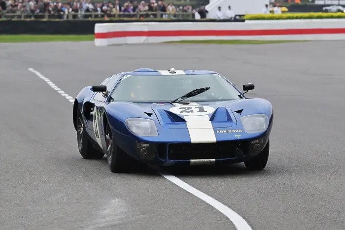 Rights Managed : CZ1_8383 Andrew Smith, Olly Bryant, Ford GT40.jpg Rights Managed : CZ1_8383 Andrew Smith, Olly Bryant, Ford GT40.jpg
