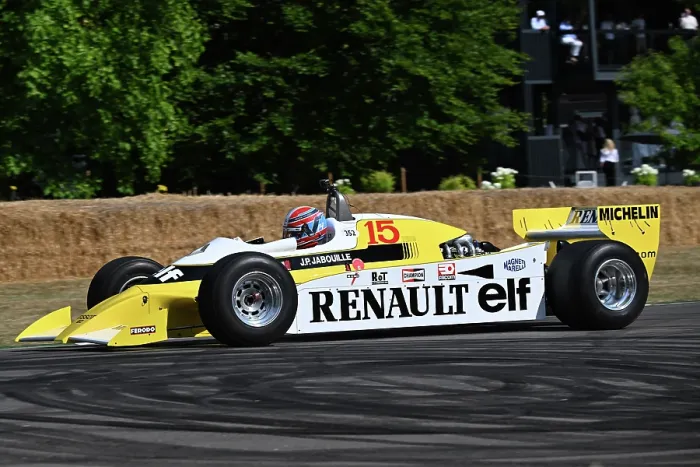 Rights Managed : CZ3_1211 Victor Jabouille, Renault RS10.jpg