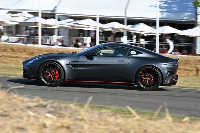 Rights Managed : CZ3_1829 Aston Martin Vantage S.jpg Rights Managed : CZ3_1829 Aston Martin Vantage S.jpg