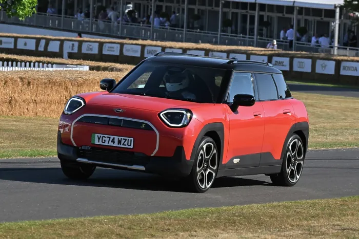 Rights Managed : CZ3_2015 MINI S.jpg Rights Managed : CZ3_2015 MINI S.jpg