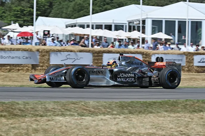 Rights Managed : CZ3_2299 Karun Chandhok, McLaren MP4-21.jpg Rights Managed : CZ3_2299 Karun Chandhok, McLaren MP4-21.jpg