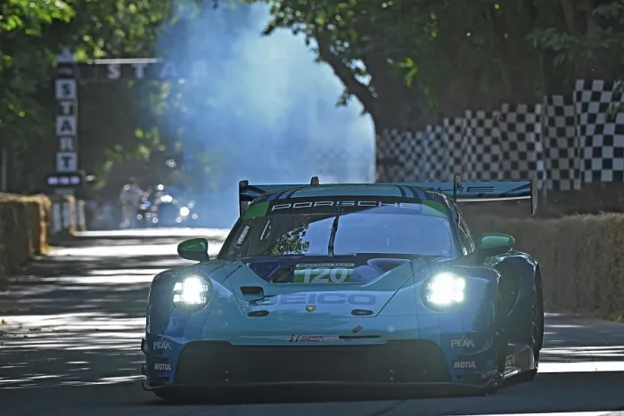 Rights Managed : CZ3_4364 Porsche 911 GT3 R.jpg