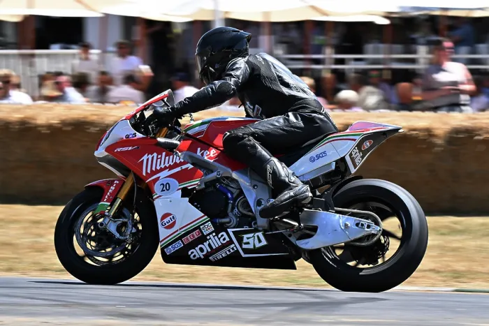 Rights Managed : CZ3_4912 Nigel Bosworth, Ian King, Matthew Roberts, Milwaukee Aprilia RSV4.jpg Rights Managed : CZ3_4912 Nigel Bosworth, Ian King, Matthew Roberts, Milwaukee Aprilia RSV4.jpg