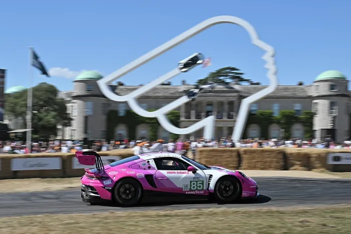 Rights Managed : CZ3_5250 Sarah Bovy, Karen Gaillard, Porsche 911 GT3 R.jpg Rights Managed : CZ3_5250 Sarah Bovy, Karen Gaillard, Porsche 911 GT3 R.jpg