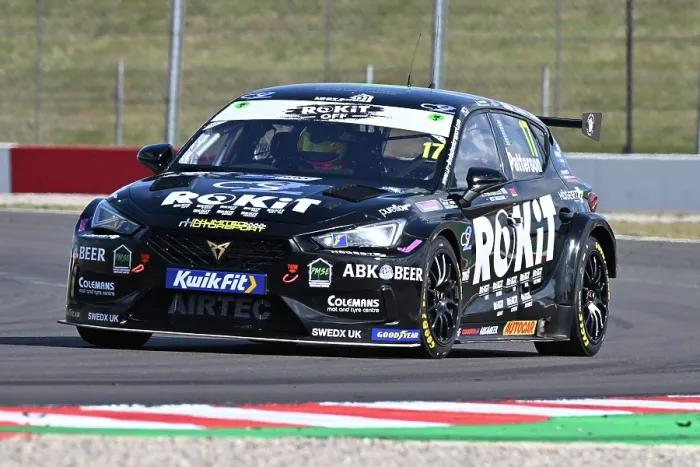 Framed Print : CZ4_0685 Dexter Patterson, Cupra Leon, ROKiT Racing with Un-Limited Motorsport.jpg