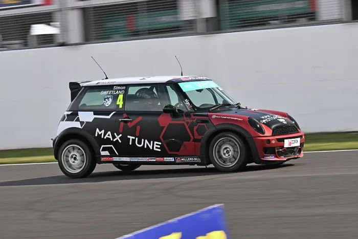 Framed Print : CZ4_1665 Simon Sweetland, Max Tune Motorsport, R50 MINI Cooper.jpg