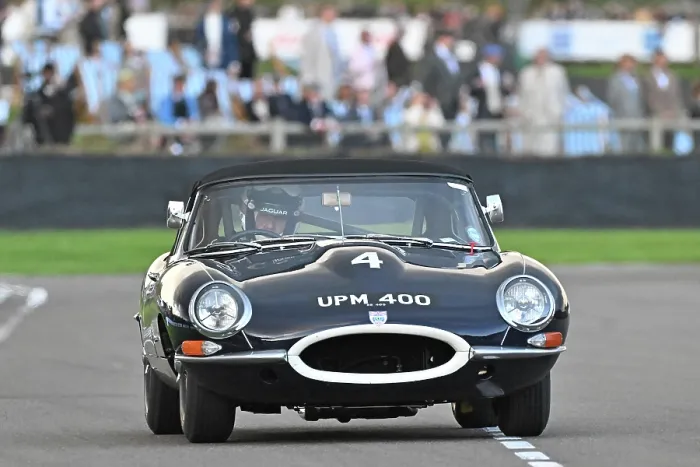Rights Managed : CZ4_7323 John Young, Gordon Shedden, Jaguar E-Type.jpg