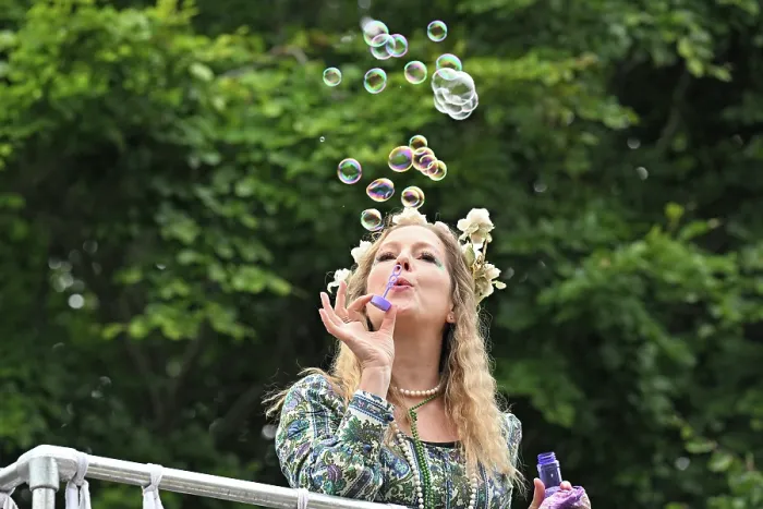 Rights Managed : CZ4_8561 Hippie blonde girl blowing bubbles.jpg Rights Managed : CZ4_8561 Hippie blonde girl blowing bubbles.jpg