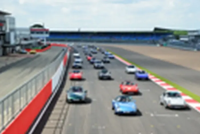 : Porsche 911 Parade : Porsche 911 Parade
