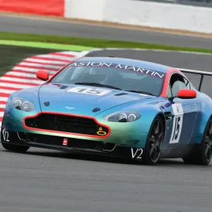 Aston Martin V8 Vantage Print Aston Martin V8 Vantage Print