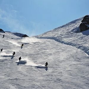 CJ1 0826 01 Snow boarders