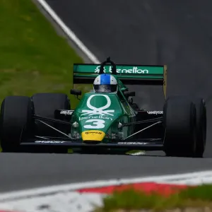 CJ11 2718 Ian Simmonds, Tyrrell 012