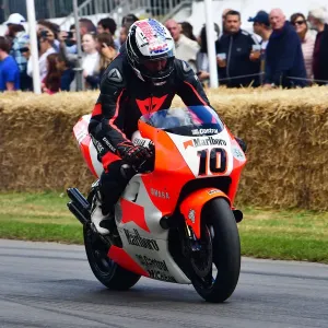 CJ11 3910 Andy Caddick, Mick Loughlin, Yamaha YZR500 CJ11 3910 Andy Caddick, Mick Loughlin, Yamaha YZR500