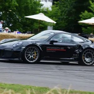CJ11 3962 Porsche 911 GT2 RS with Performance kit CJ11 3962 Porsche 911 GT2 RS with Performance kit