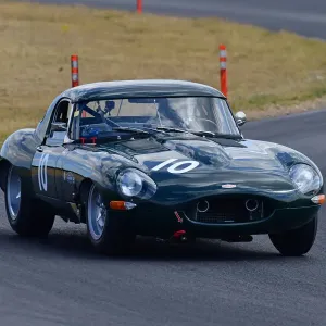 CJ11 6945 Lucas Bscher, Adrian Medeiros, Andrew Bentley, Jaguar E-Type CJ11 6945 Lucas Bscher, Adrian Medeiros, Andrew Bentley, Jaguar E-Type