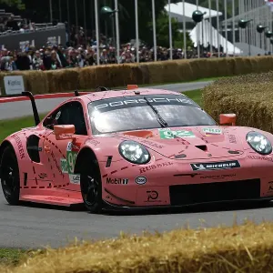 CJ13 0648 Porsche 911 RSR, Pink Pig livery tribute
