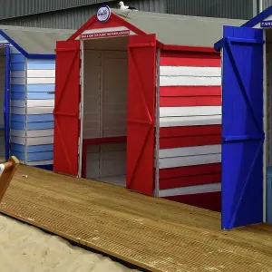 CJ13 0954 Beach huts on the boardwalk