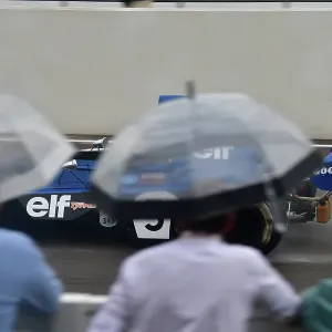 CJ13 3784 Brollies up, Sir Jackie Stewart, Tyrrell 006
